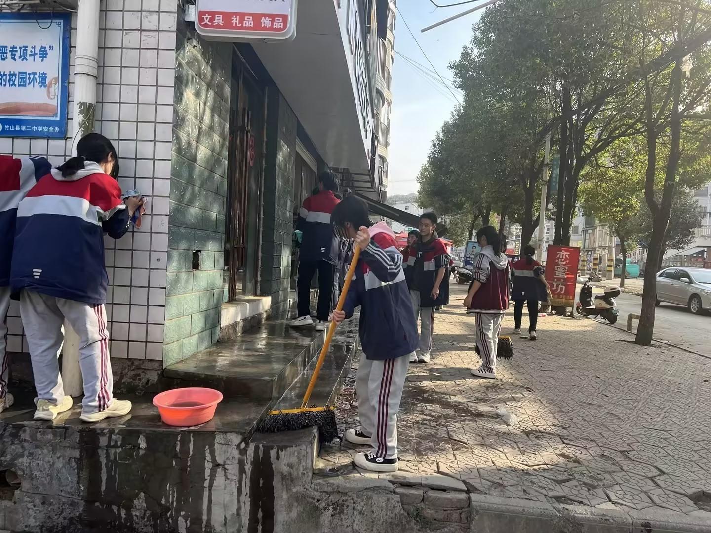 竹山二中:做好志愿服务,助力美丽家园_新浪财经_新浪网