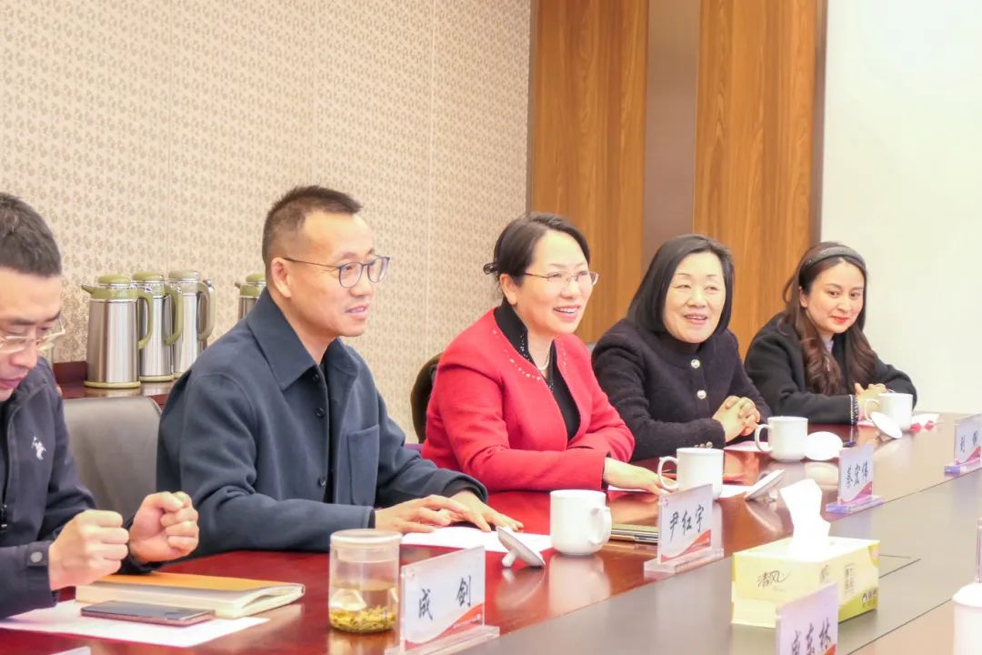 南通市侨联组织侨界人士走进精华制药,助力中医药文化推广