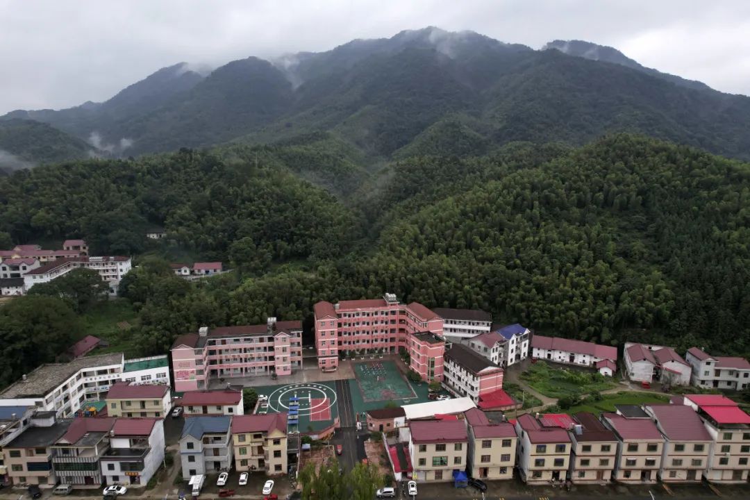 　图片来源：新华社