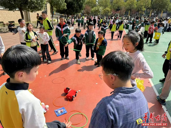 关爱困难小伙伴 长沙县盼盼第二小学开展爱心义卖活动