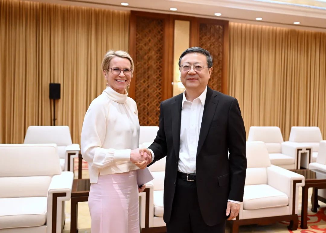 上海市委书记陈吉宁会见葛兰素史克全球首席执行官魏爱玛