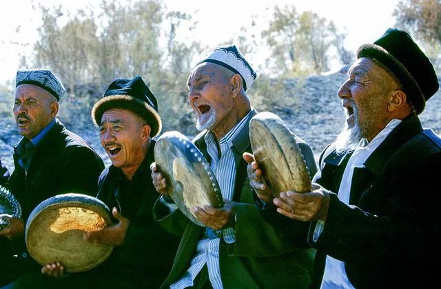 刀郎木卡姆有一个形象的比喻叫"吼喊".唱既是吼,吼也是唱.金炜提供