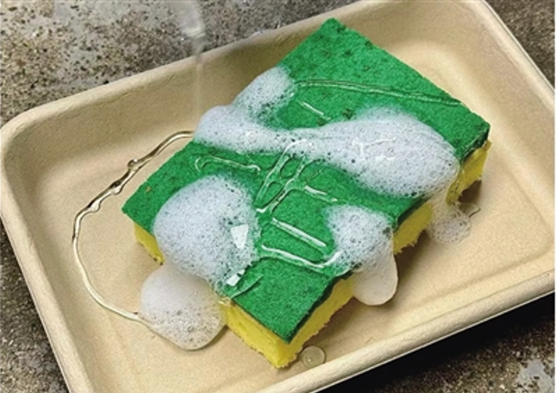 被做成百洁布样式的蛋糕.