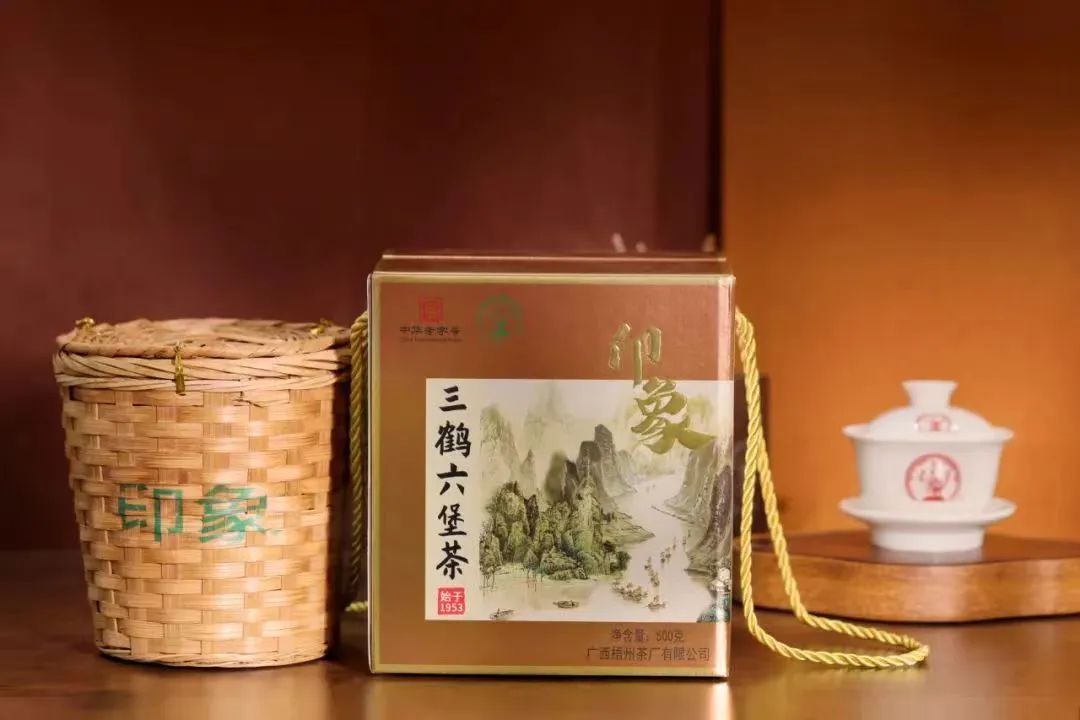 广西梧州茶厂有限公司生产的"三鹤"牌六堡茶 图源:广西梧州茶厂有限