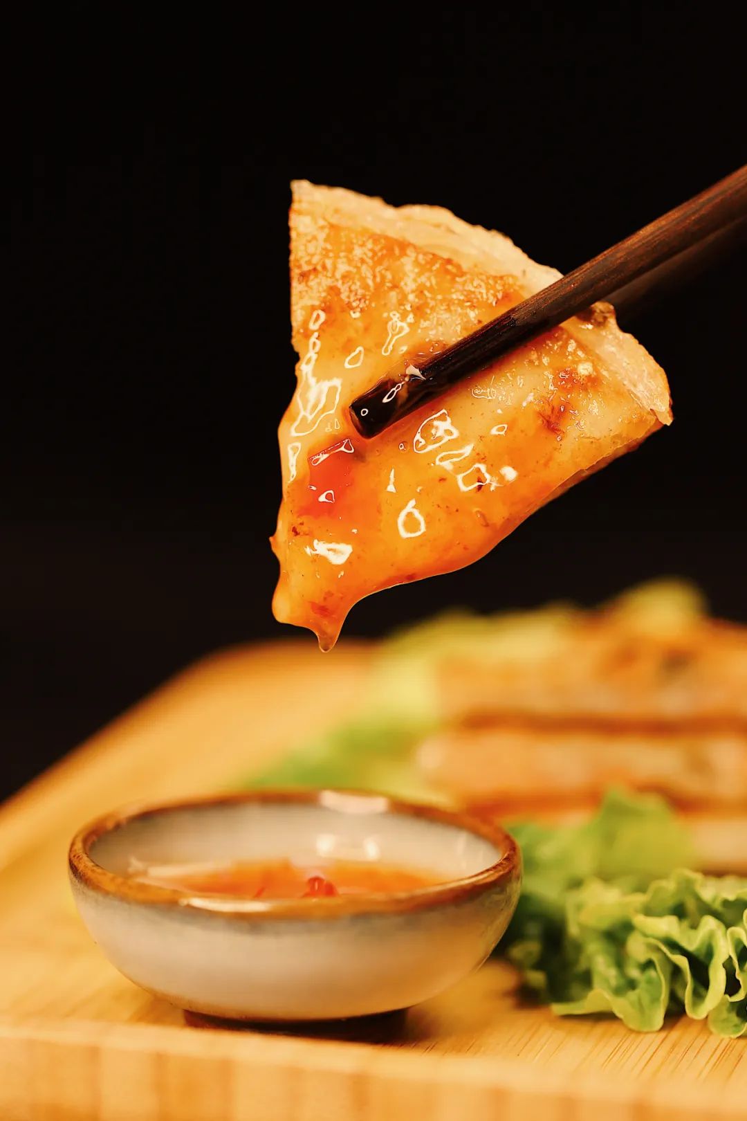 闽南特色小吃手工鲜虾饼,外酥里嫩,满嘴q弹,大块虾仁超满足!__财经头