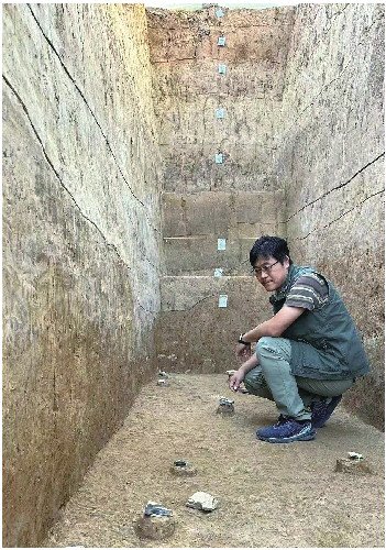 他们制造和使用的石器工具,被岁月风沙埋藏在地底,形成以跋山遗址为