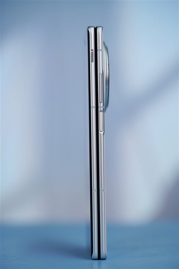 首款骁龙8gen3折叠屏vivoxfold3图赏