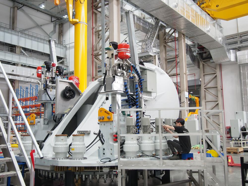 (上海电气风电广东海上智能制造基地车间 受访者供图)