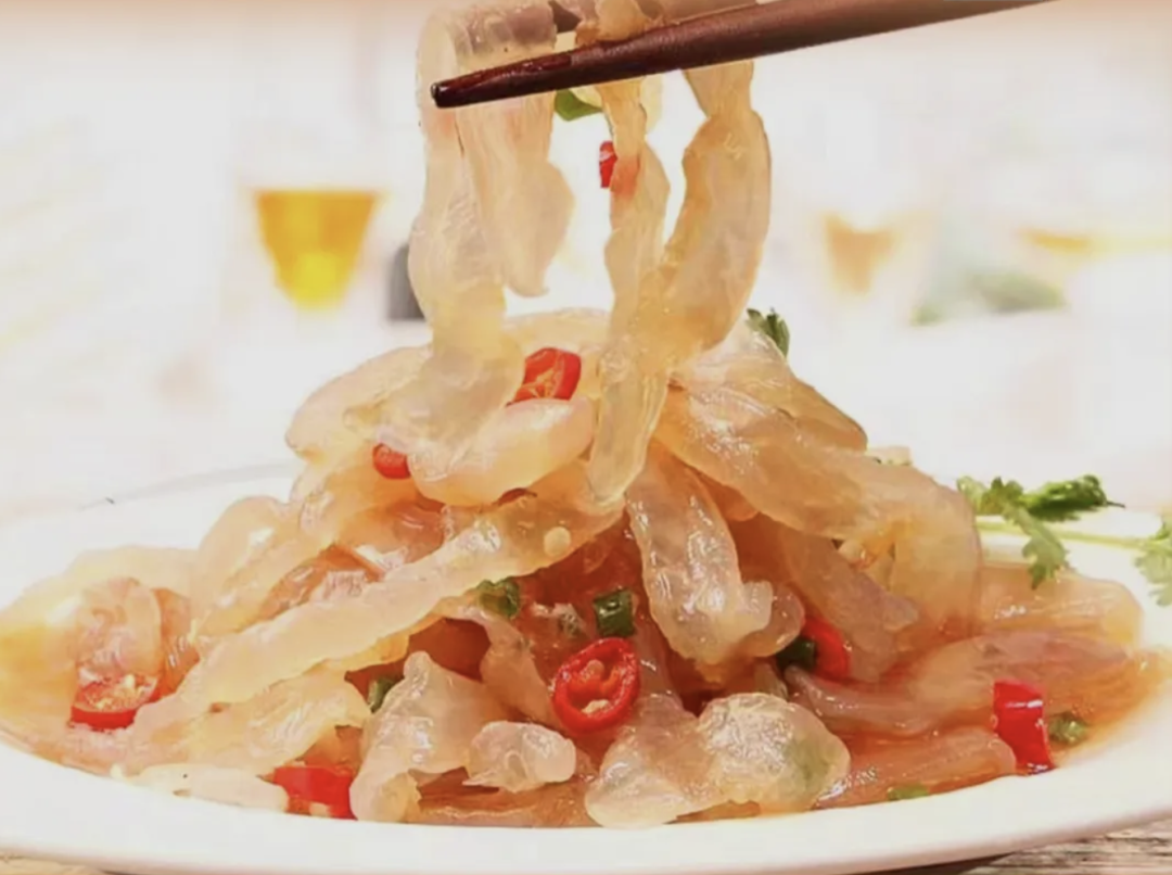 经济新闻滚动>正文> 经过加工后海蜇头,海蜇花,海蜇皮或海蜇肉皆可入