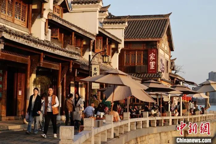 湖南常德河街:市井百态演绎现实版"清明上河图"|常德市_新浪财经_新浪