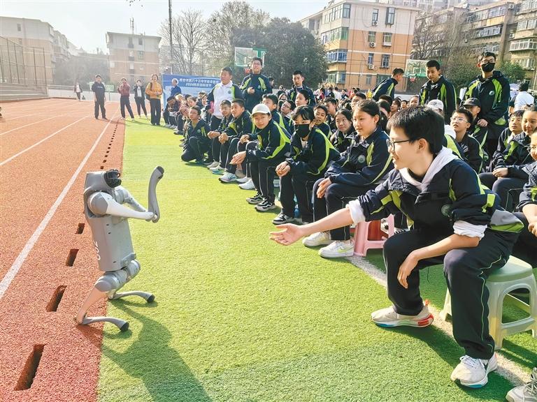 西安市多校启动科学教育系列活动点燃青少年"科技强国