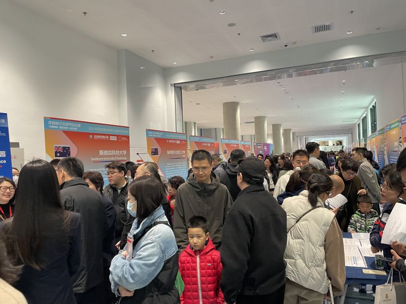 55所国外知名院校走进北京丽泽国际学校,与学生,家长