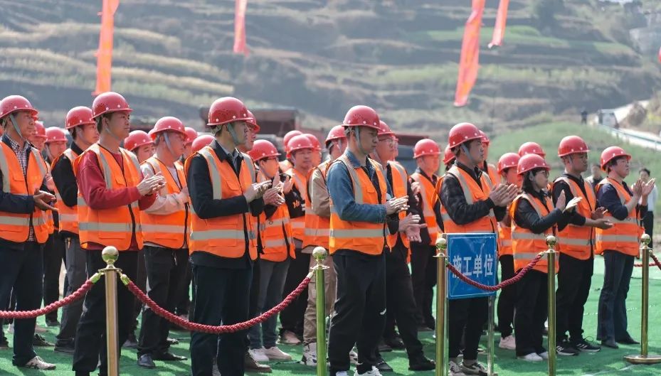 贵州省杨山煤矿露天开采项目正式开工,设计产能为100万吨/年|贵州省