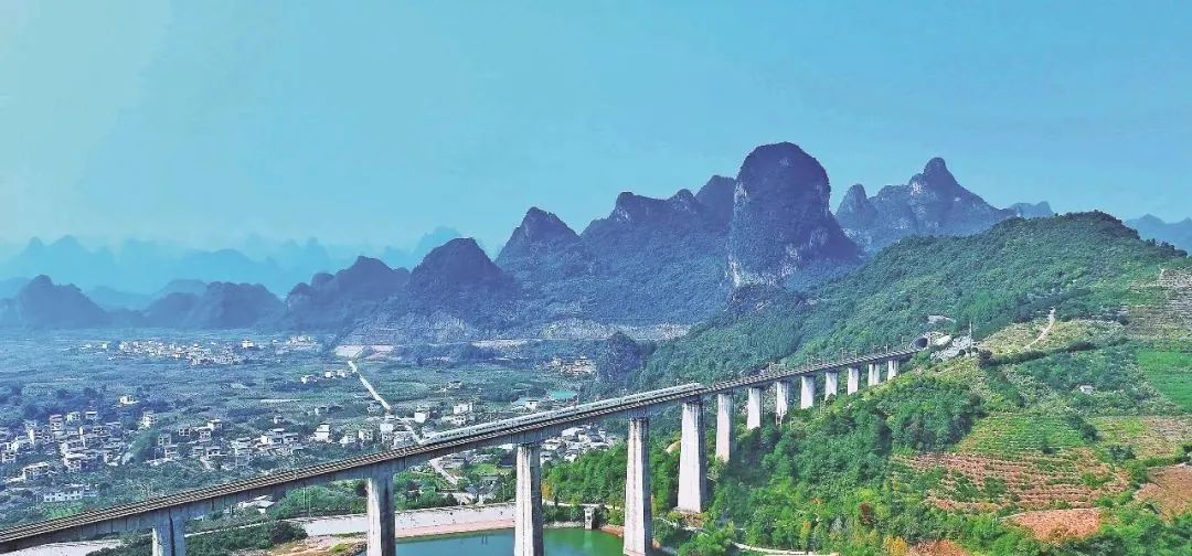 例如,4月4日,5日,由南宁出发前往桂林,百色,北海,河池等方向的动车票