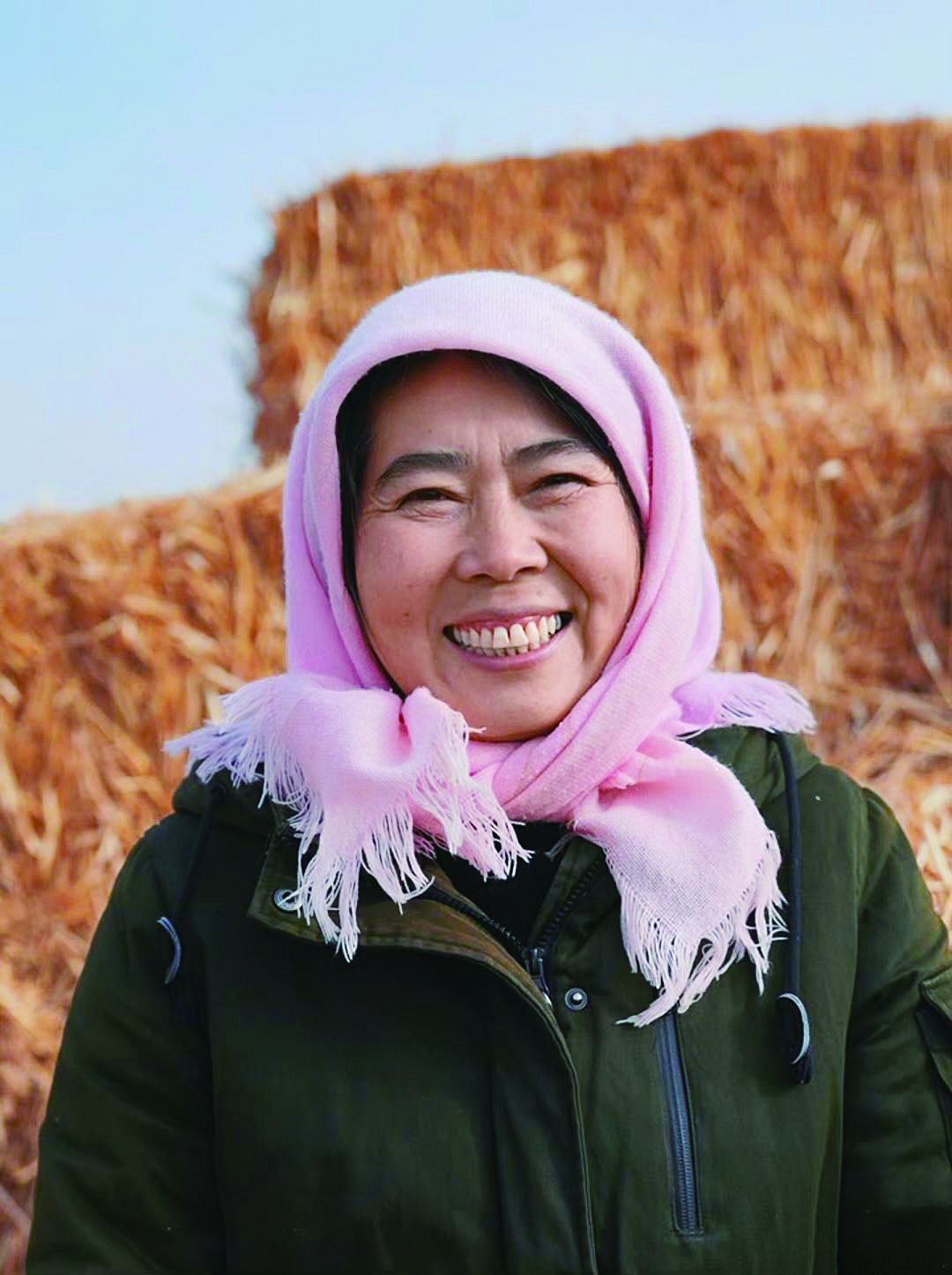 甘快看田鼠大婶在田里写作