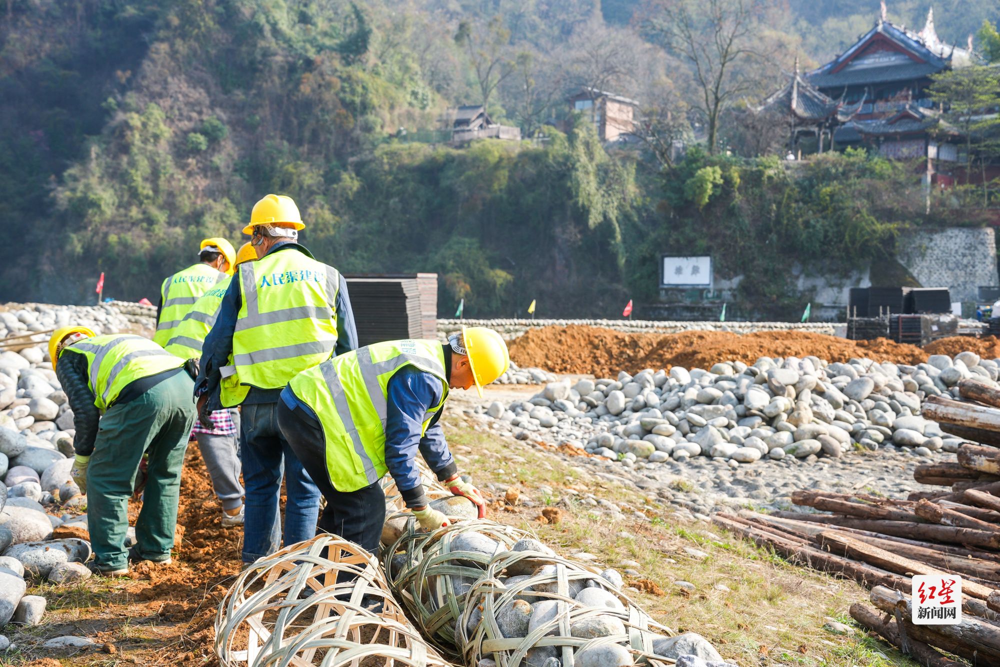钢板桩出租在建筑行业的应用与前景