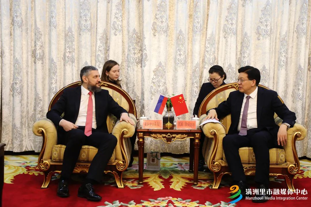 3月22日,市委书记于伟东会见俄罗斯后贝加尔边疆区行政长官奥西波夫