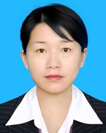 曾任内蒙古自治区锡林郭勒盟团委副书记,锡林浩特市副市长,锡林浩特