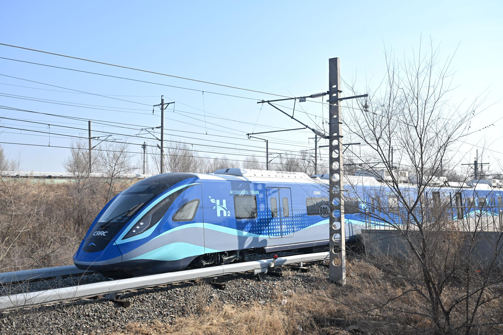 【新年开新局 实干促发展】我国首列氢能源市域列车成功达速试跑
