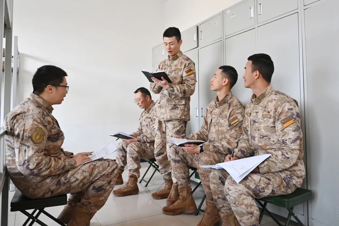 新兵入营"领路人",他们正在接受热火朝天的集训_新浪财经_新浪网