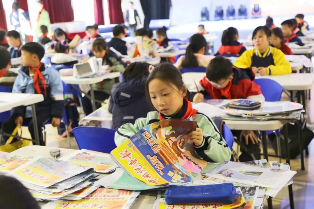 "答题结束后,眼尖的季奕成看到了熟悉的身影——温岭市少先队终身总