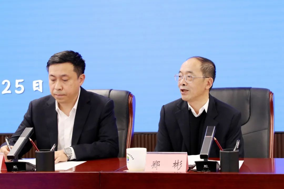 经开区党工委副书记,管委会主任张毅在签约仪式上讲话宁乡市委副书记