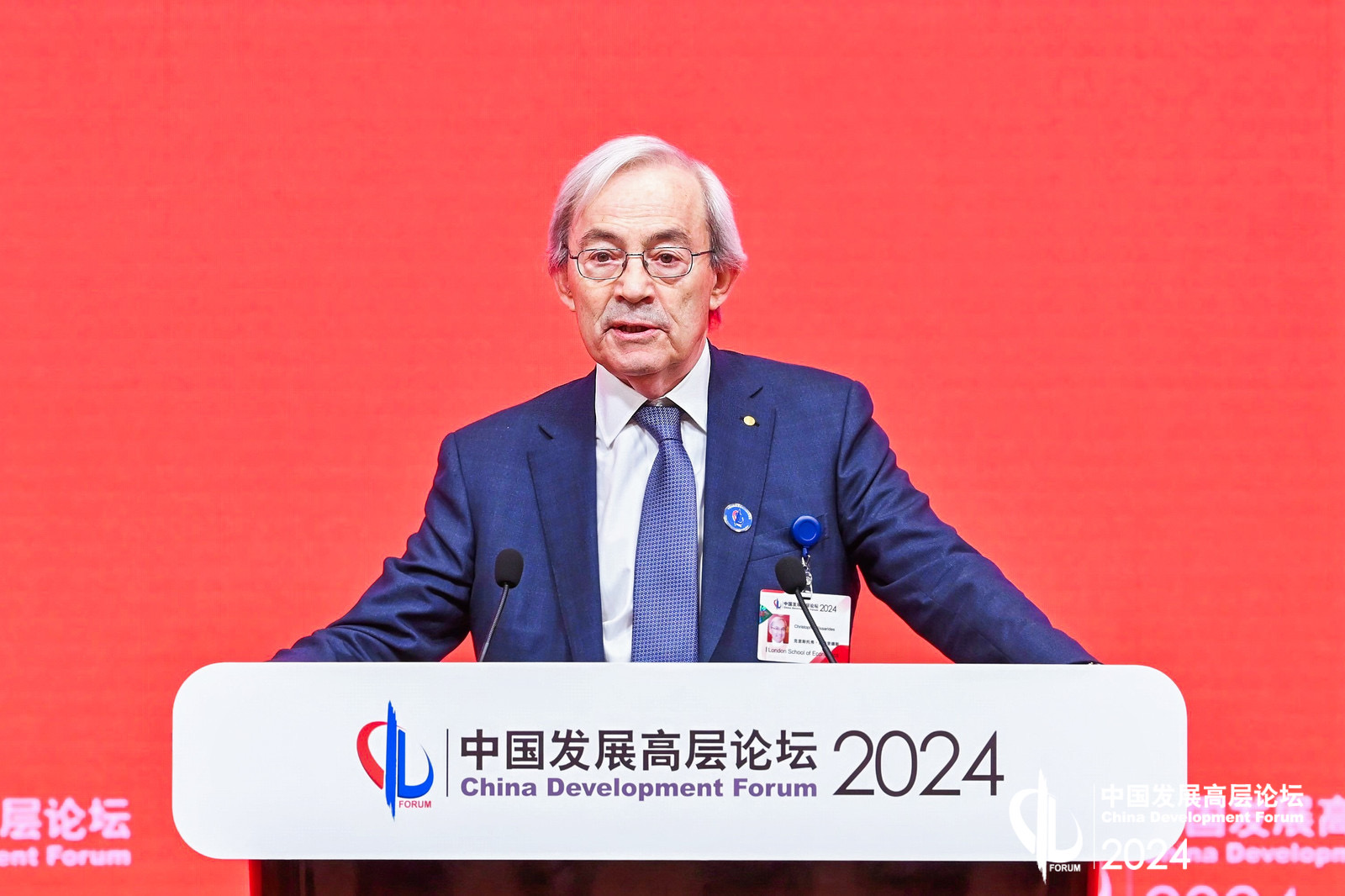 伦敦政治经济学院教授克里斯多夫皮萨里德斯服务业现代化助推经济转型