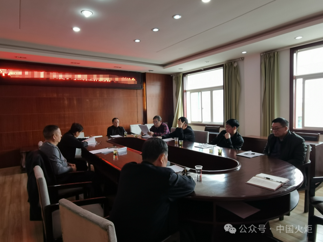 黔南州3月22日,罗甸县关工委组织老干部王必红到沫阳中学,对结对帮扶