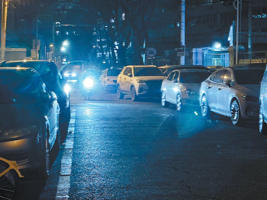 电动车装强光灯,成马路杀手_新浪财经_新浪网