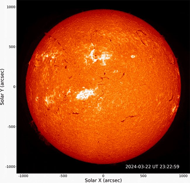日冕物质抛射爆发前的太阳活动区