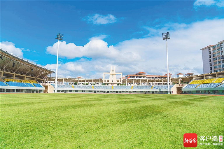 体育运动会板鞋竞速,高脚竞速项目场地——海南省三亚技师学院体育场