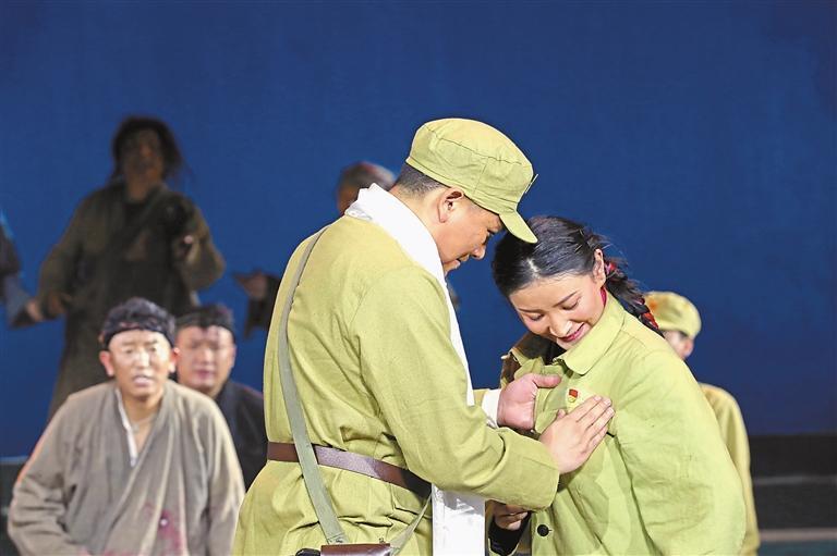 民主改革的壮阔历史回荡在舞台|藏戏_新浪财经_新浪网