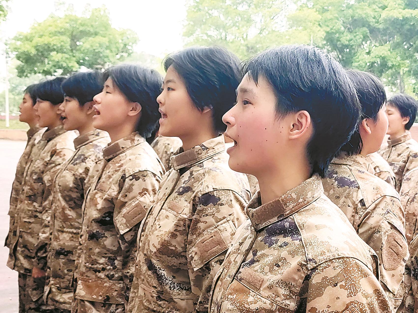 英姿飒爽 应征圆梦 广州38名女兵启程赴军营|女兵_新浪财经_新浪网