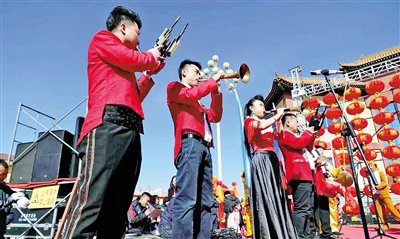 流动气韵演绎人间百态_新浪财经_新浪网