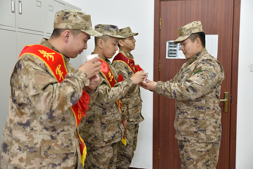 集结完毕!联勤保障部队2024年春季新兵全员抵达"战位"!|集结号_新浪财