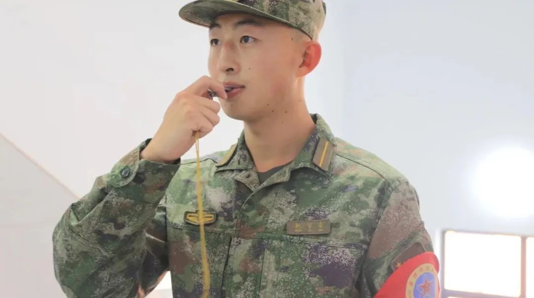 原来国防科大校徽藏在这里