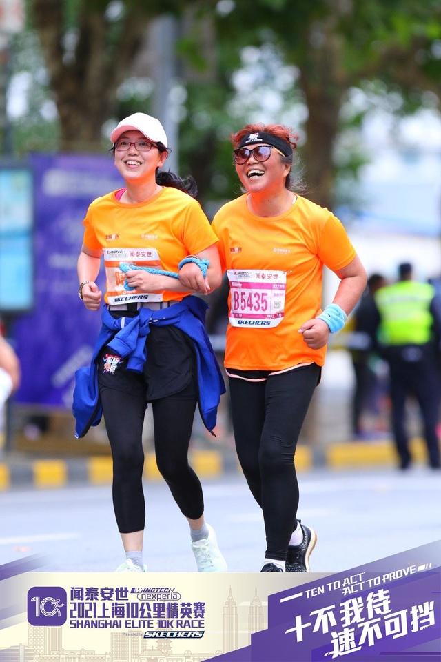 追光|在黑暗中,跑向"光明"|追光_新浪财经_新浪网