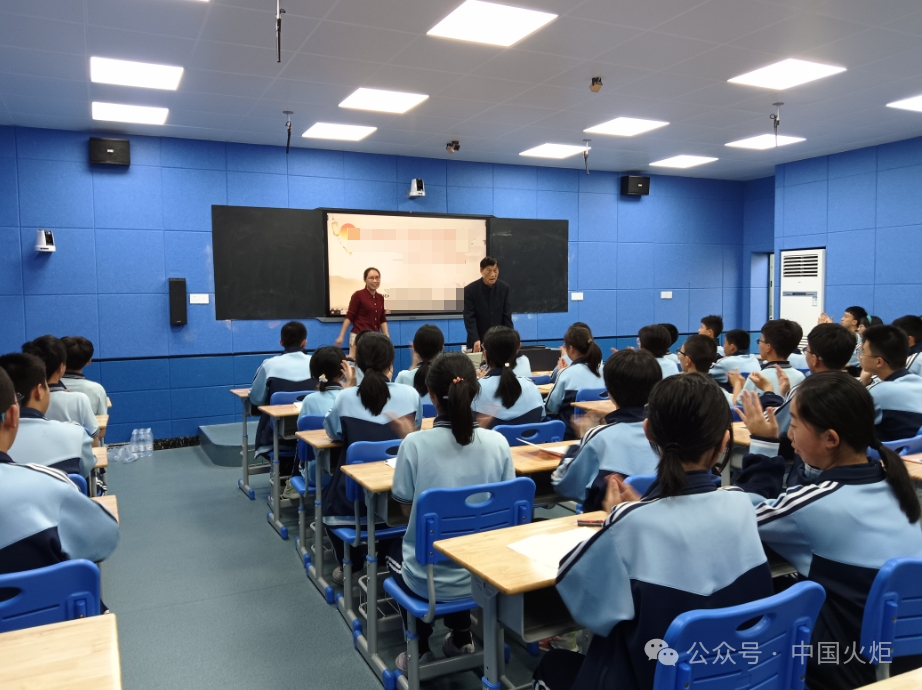 3月25日,连城县关工委联合连城二中邀请退休老教师,四角井文化街区