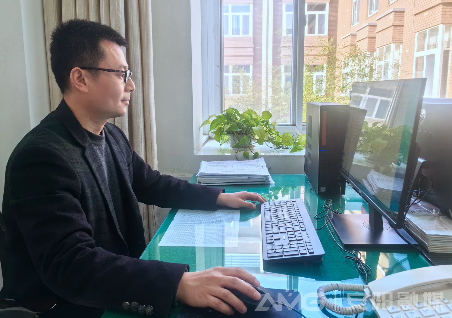 奋力答好"强市建设,教育何为"答卷杨雪岗春风浩荡满目新,奋楫扬帆正