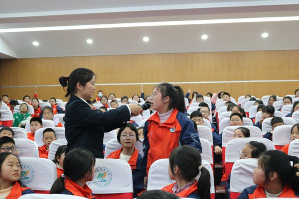 竹溪县密云小学举行防校园欺凌法治教育活动|校园欺凌_新浪财经_新浪