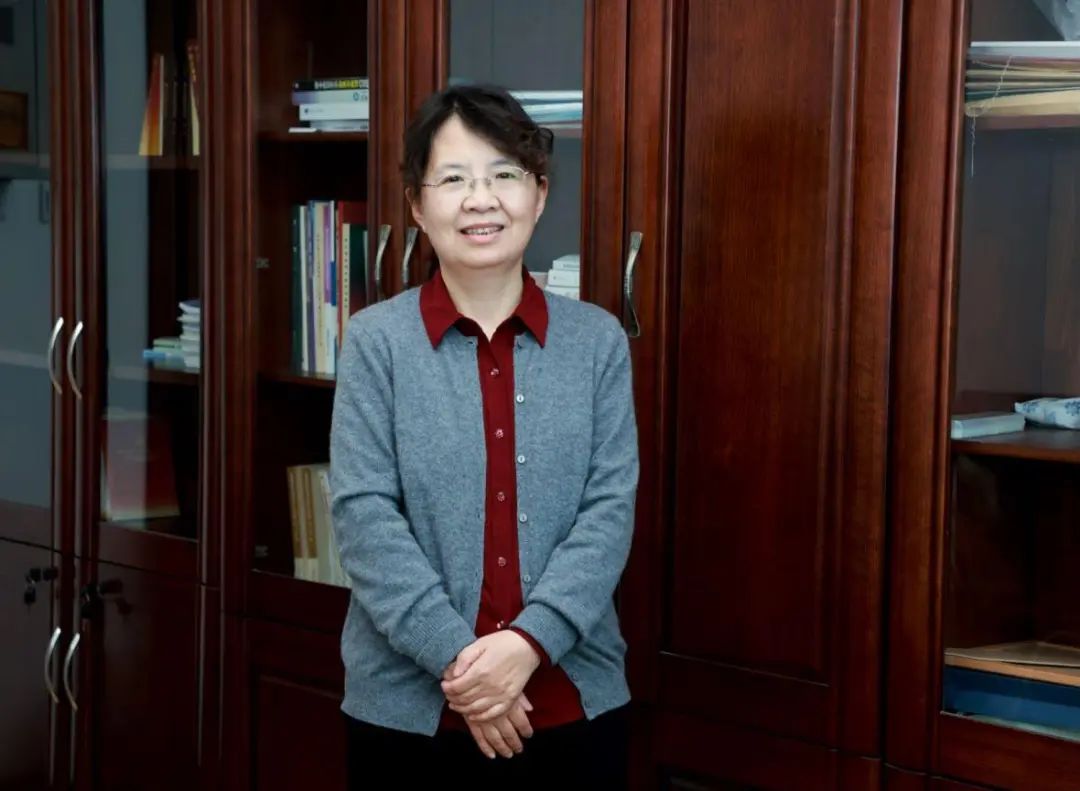 是学姐,是清华老师,也是"反焦好友"!_新浪财经_新浪网