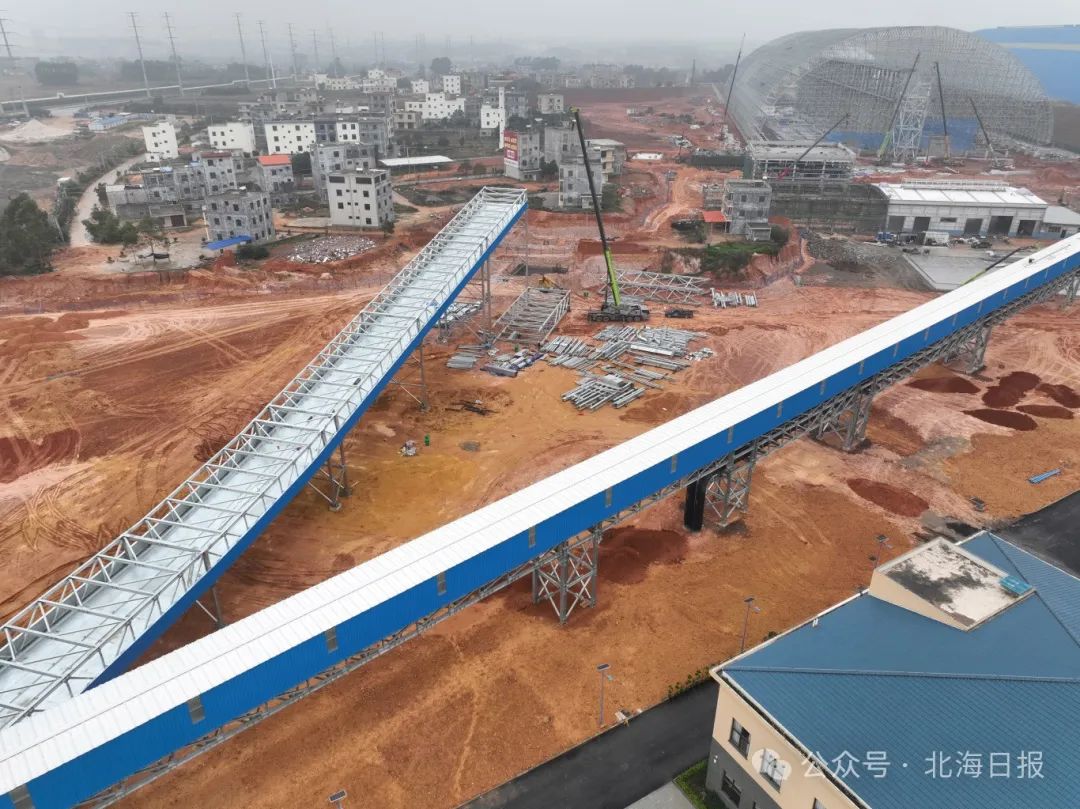 玖龙纸业(北海)林浆纸一体化项目一期建设工地现场.记者 李君光 摄