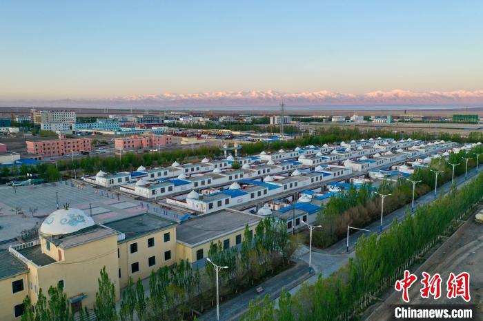 青海最西端城市茫崖:"孤独"不缺"存在" 遥远充满希望_新浪财经_新浪网