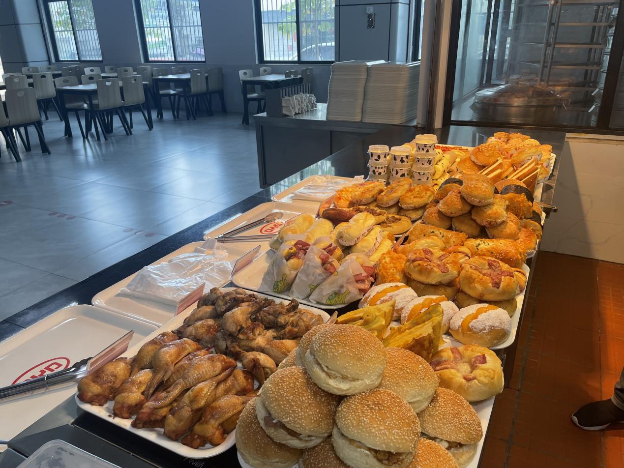 突查深汕这家大型企业食堂后厨