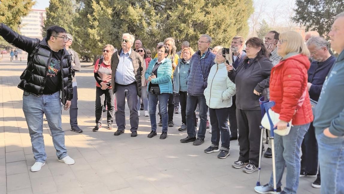 大规模入境团在京是怎样"丝滑"旅行的|导游_新浪财经_