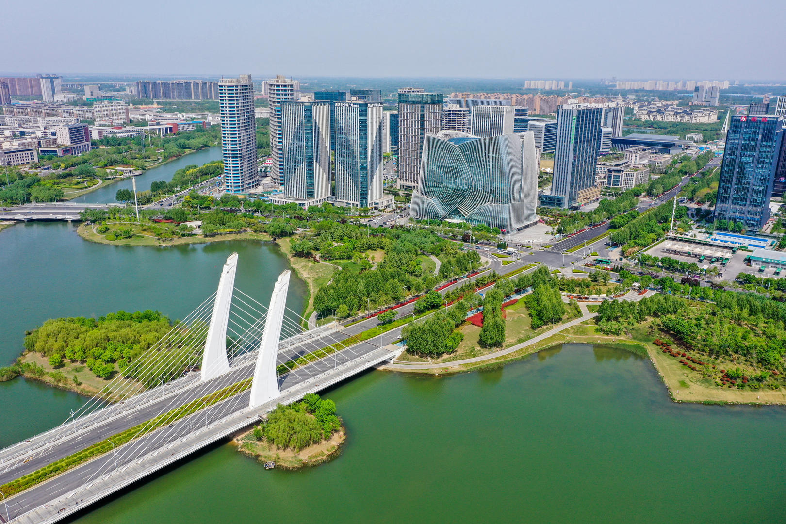 河南省郑州市,航拍龙子湖公园风光.据icphoto