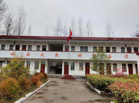 为了十五个留守孩子——南召县板山坪镇华山学校关爱留守儿童工作掠影