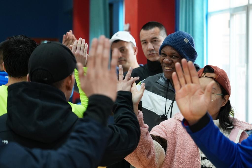 有一群老外,因为体育爱上了中国新疆