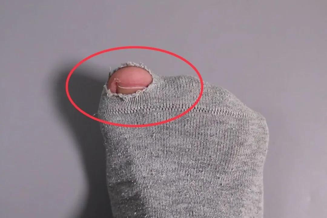 钢丝球剐蹭也不会轻易起球,袜子的质量是我这么多棉袜里蕞耐造的一双