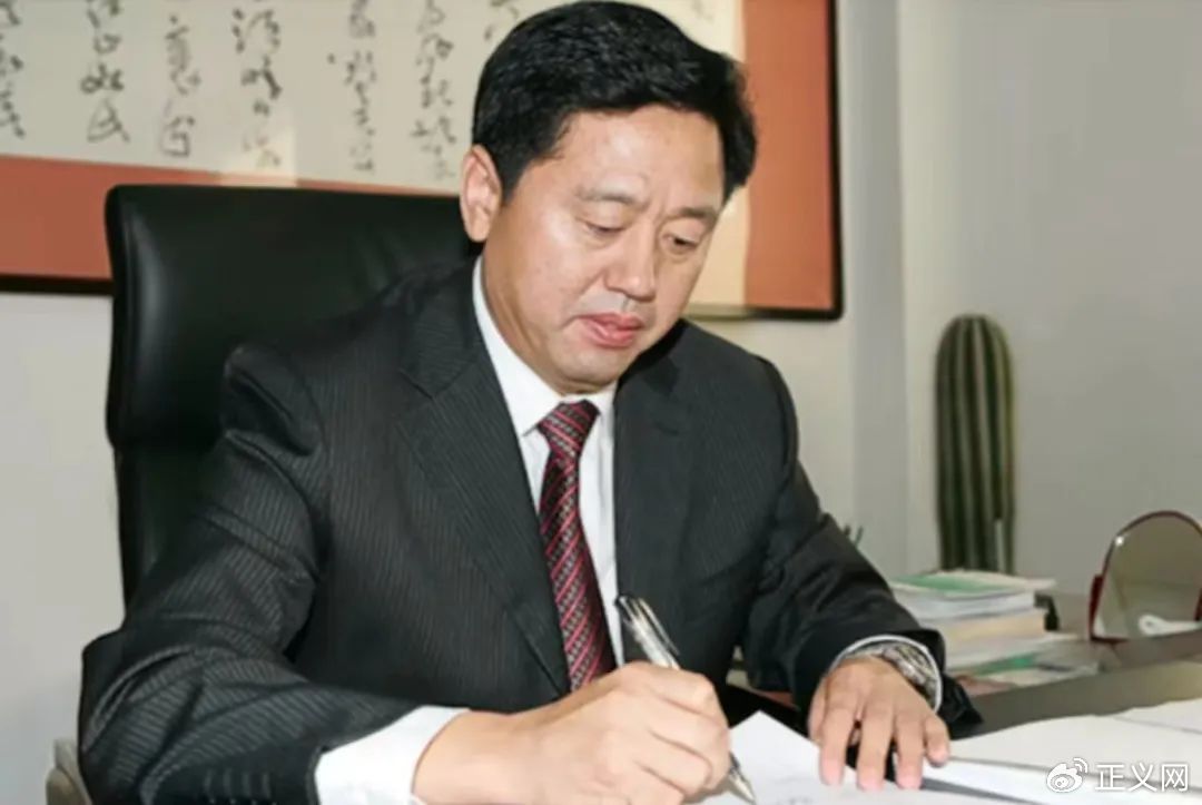 本溪市人民检察院起诉指控:被告人孙占和在担任大洼县委副书记,县长